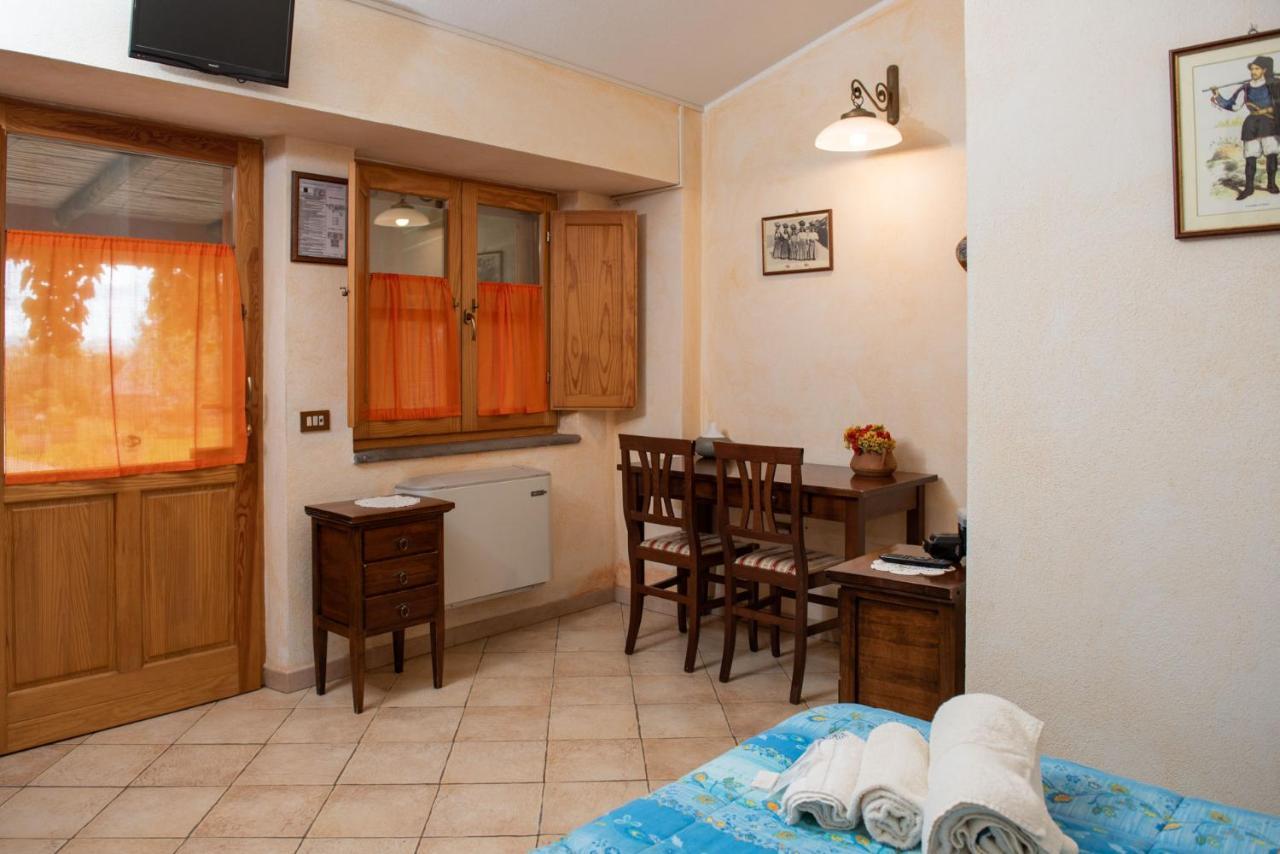 Agriturismo Nuragh'Elighe Sindia Esterno foto